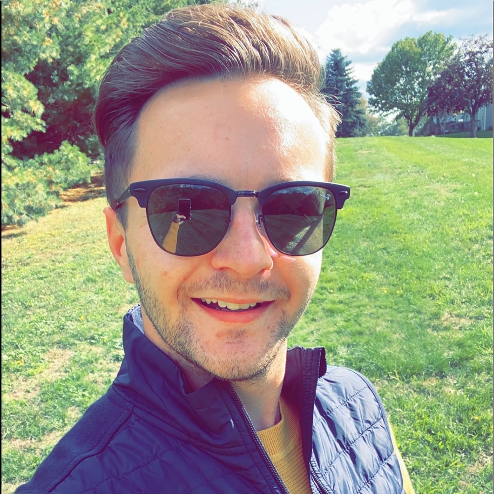 Meet your Posher, Travis